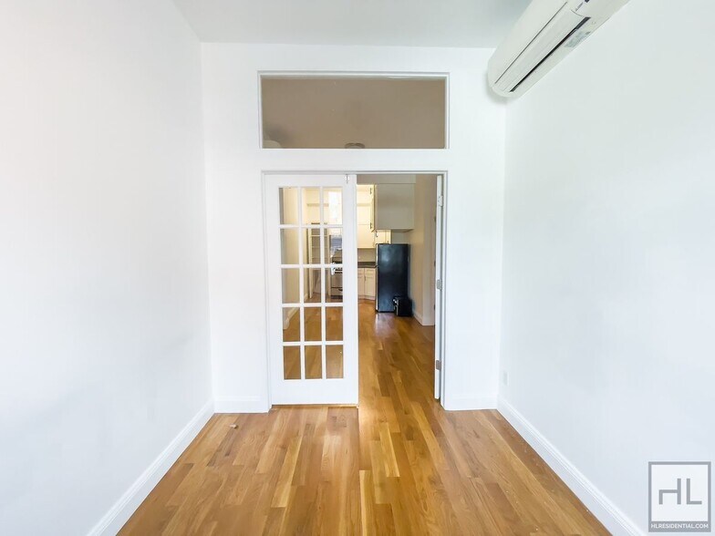 Building Photo - WYCKOFF AVENUE / Spacious 2-Bed 1 Bath / B...