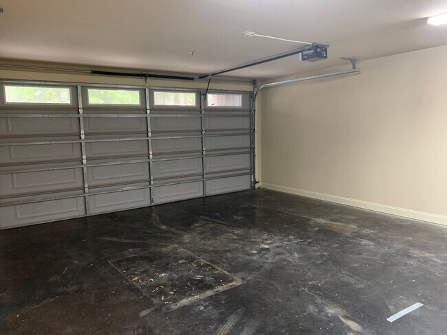 Building Photo - Urban Lofts Unit Available for Pre-Lease!