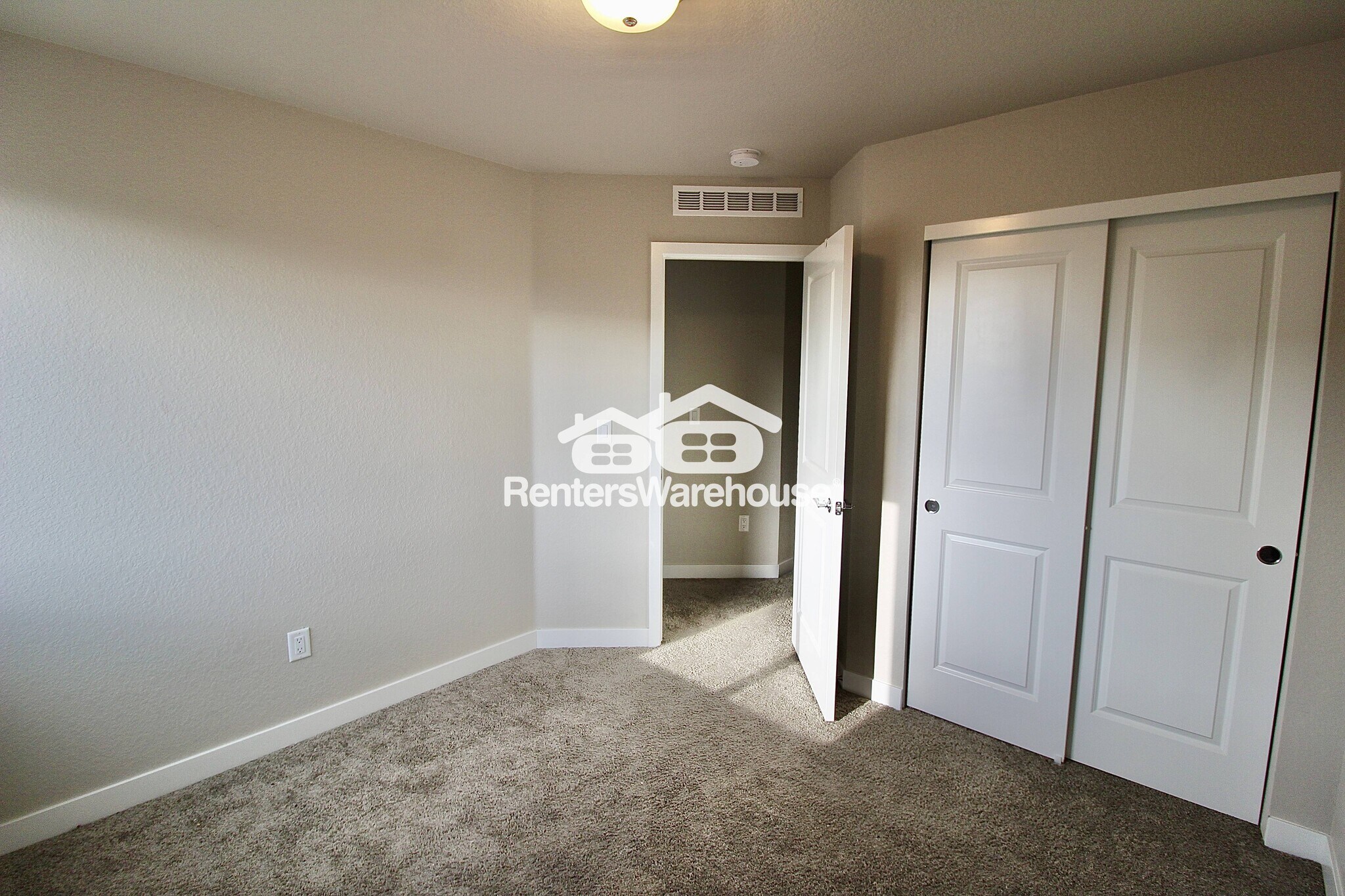 Building Photo - 911 Plum Creek Ct