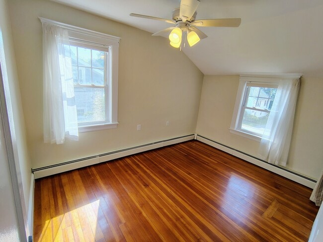 Building Photo - 162 Elmwood Ave
