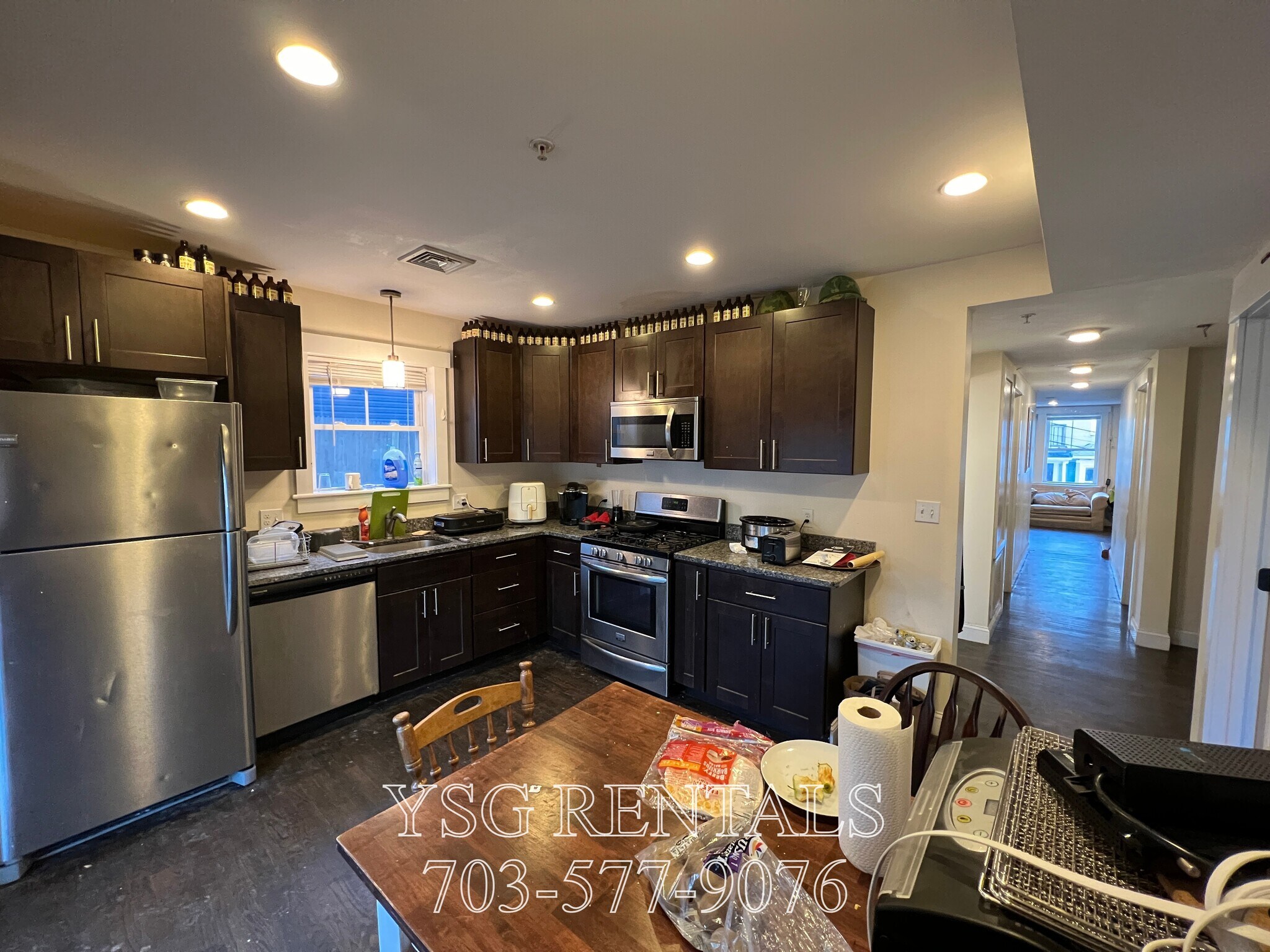 Building Photo - 24 Sunset St