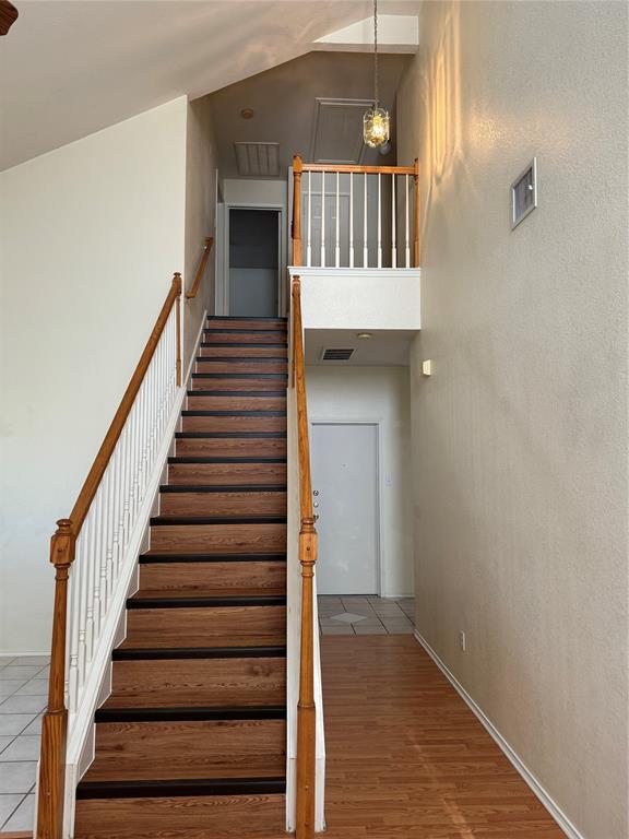 Building Photo - 414 Darkwoods Dr
