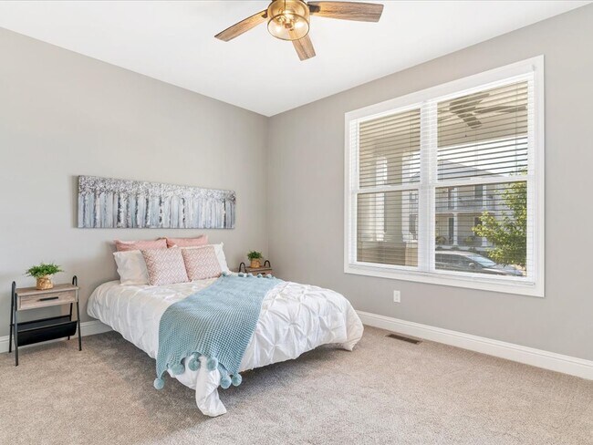 Building Photo - 3334 Simeon Bunker St