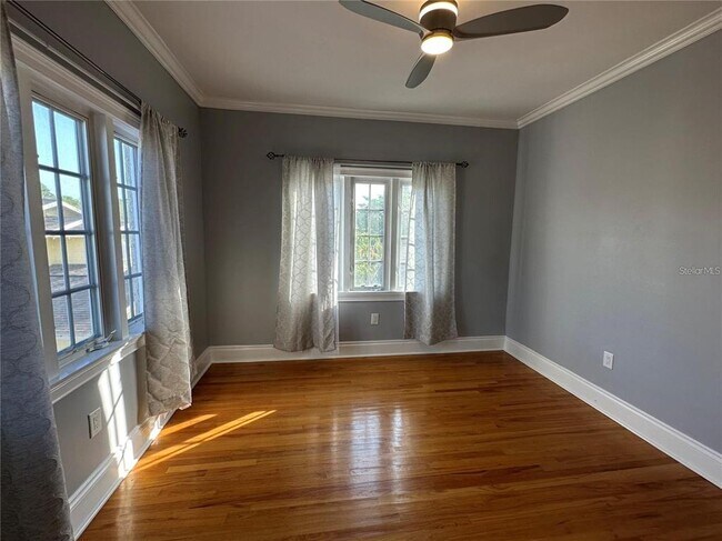 Building Photo - 2117 W Dekle Ave