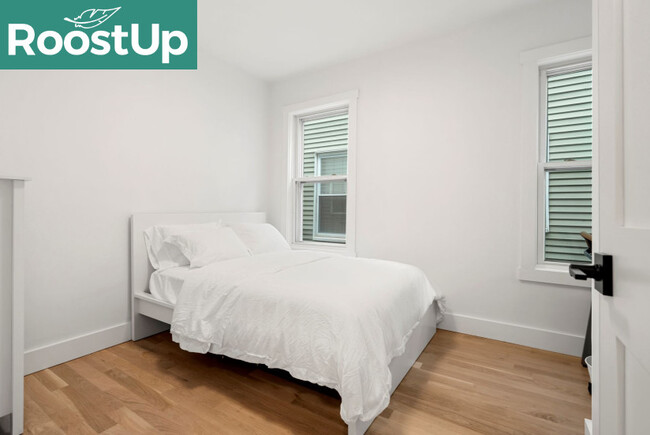 Building Photo - Furnished Private Bedroom in South Boston