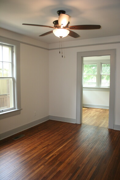 Look at the floors! - 1415 Center St