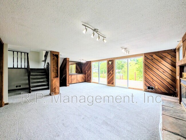 Building Photo - 7216 79th Ave N