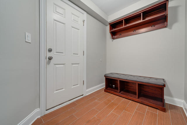 Building Photo - 1034 W Armitage Ave