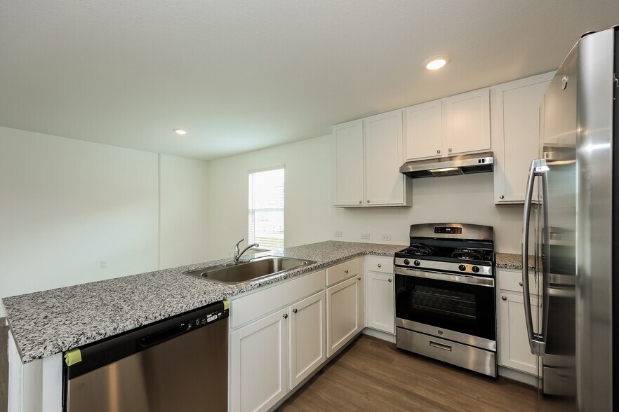 Building Photo - 12014 Overton Wy