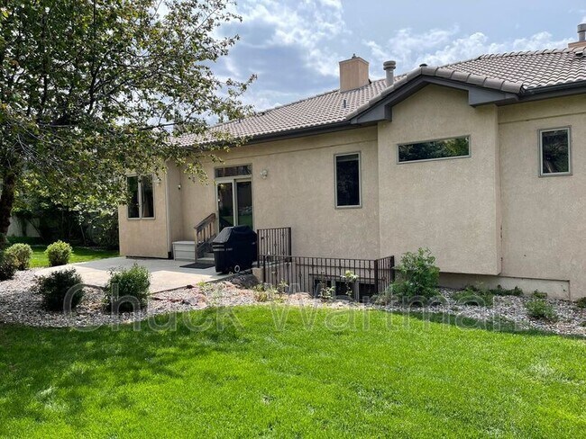 Building Photo - 2795 Stonewall Heights