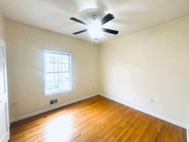 Building Photo - 30 Whitman Ave