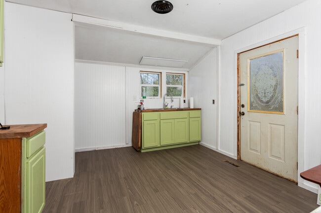 Building Photo - 4624 Hickory Ln