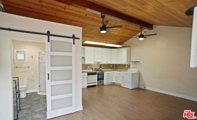 Building Photo - 6453 Montgomery Ave