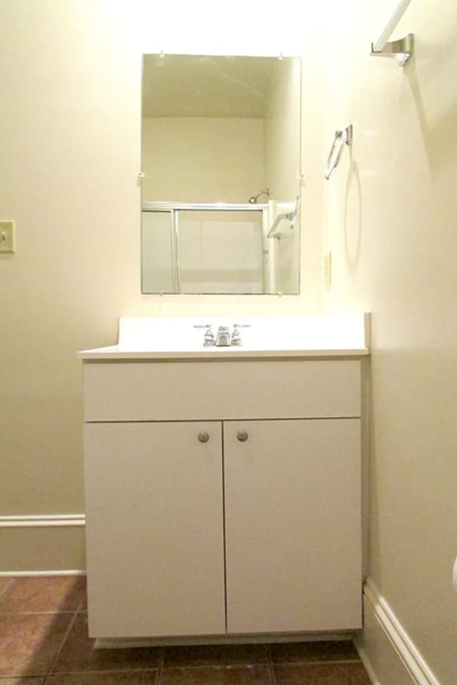 Building Photo - 3 S Plum St