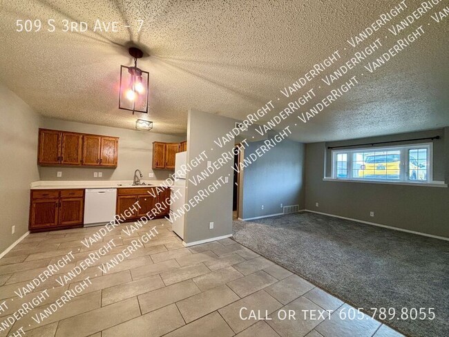 Primary Photo - 509 3rd Ave