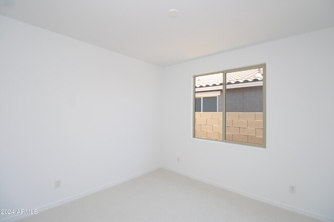 Building Photo - 8725 W Medlock Dr