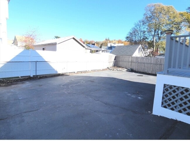 Building Photo - 188 Sylvan St