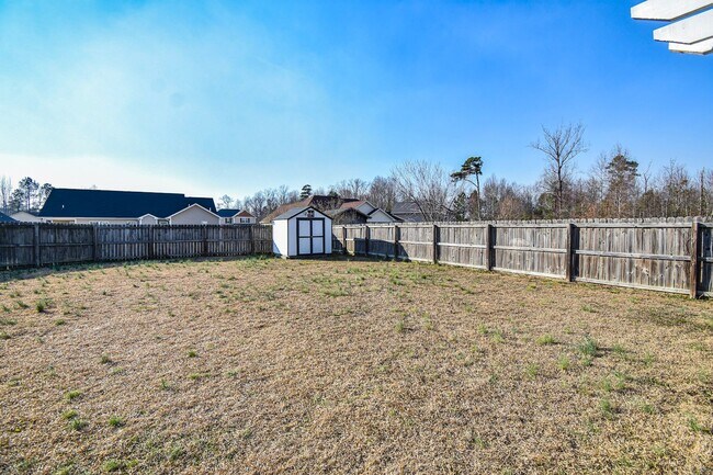 Building Photo - Coming Soon-4 Bedroom 2 Bathroom, Small Pets Considered