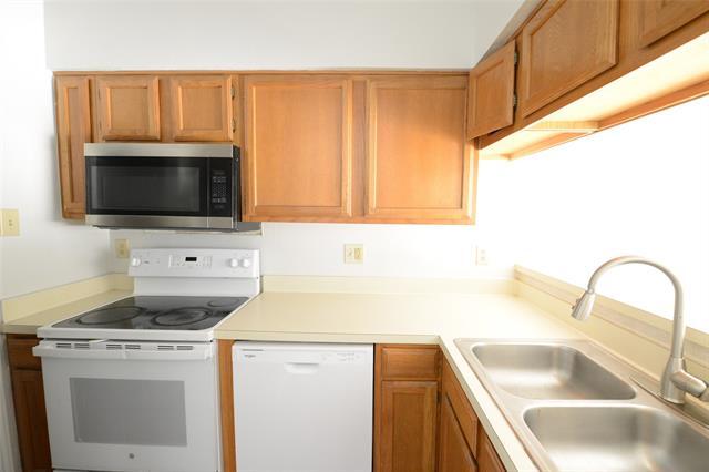 Building Photo - 501 Arbor Creek Dr