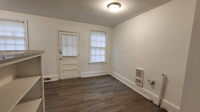 Building Photo - Two Bedroom Apt in Sumter SC!  Free Applic...