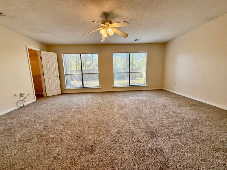 Building Photo - 129 Mead Ct