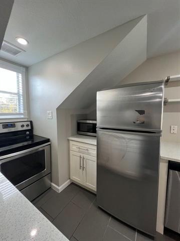 Building Photo - 6200 Victor St