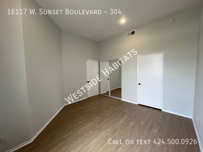 Building Photo - 16117 W Sunset Blvd