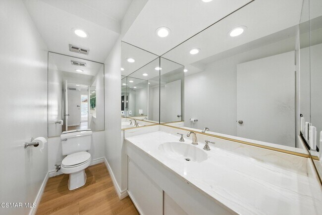 Building Photo - 3825 Charthouse Cir