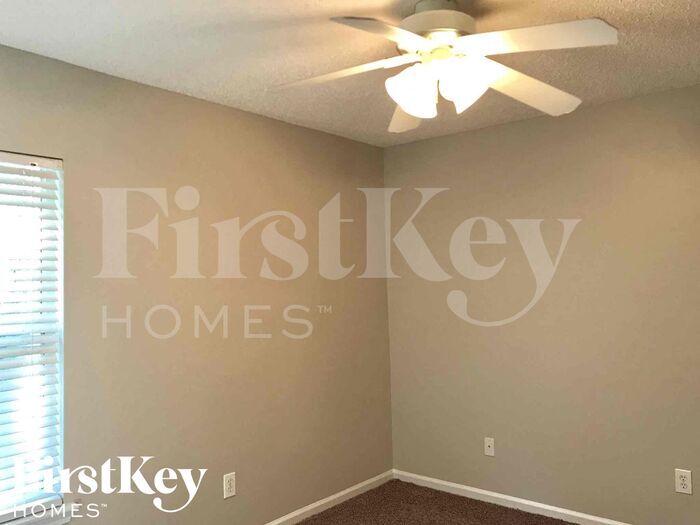 Building Photo - 2563 Watermill Dr