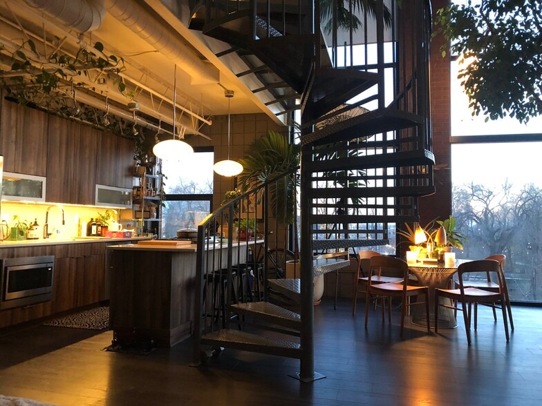 Building Photo - 360 W 300 S