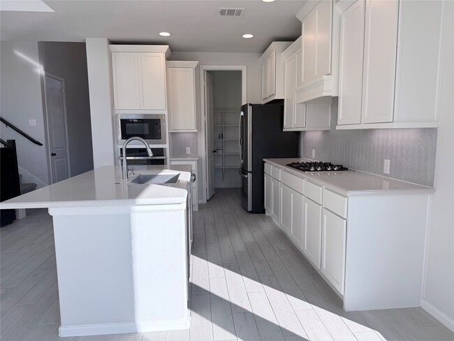 Building Photo - 10503 Shining Dawn Wy