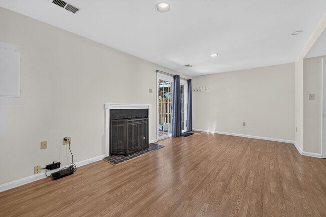 Building Photo - 5619 Ridge View Dr