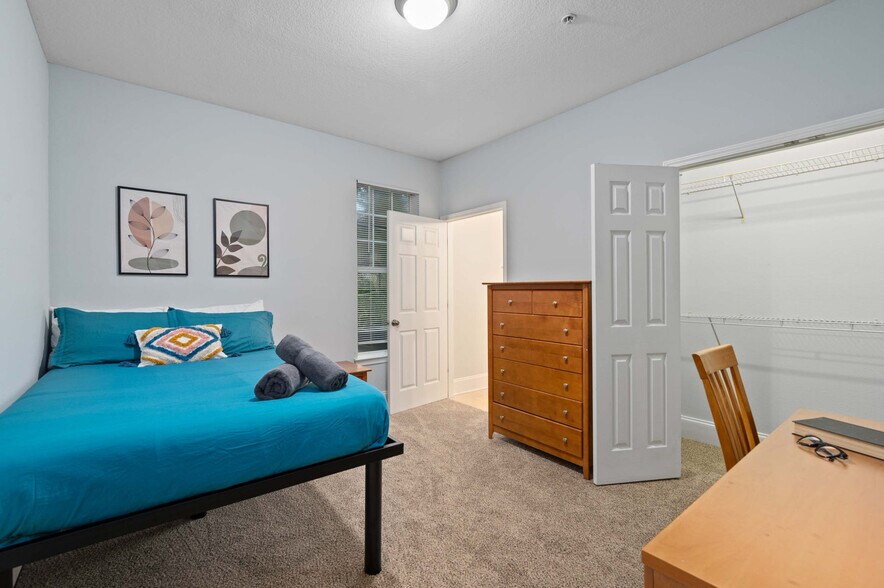 Building Photo - 5659 Graduate Cir