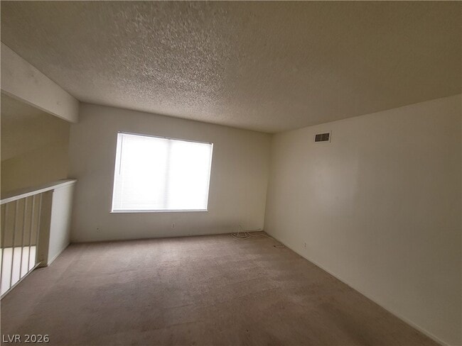 Building Photo - 4760 Woodridge Rd