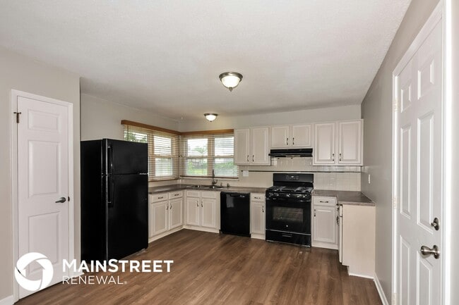 Building Photo - 5 Northwinds Dr