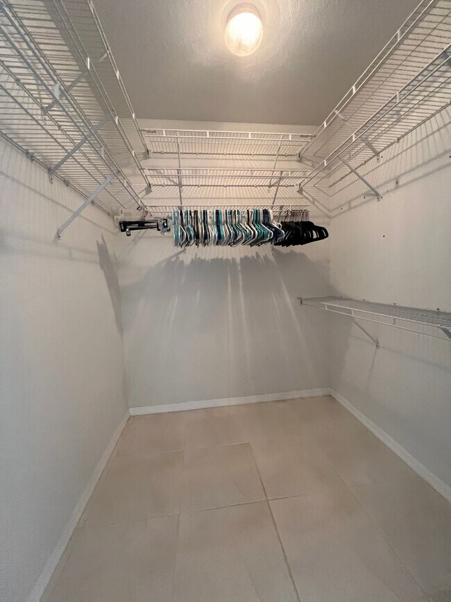 Building Photo - FURNISHED SHORT TERM RENTAL - 3 Bed / 2 Bath - Single Family Pool Home - $5,000/month ** Heated S...