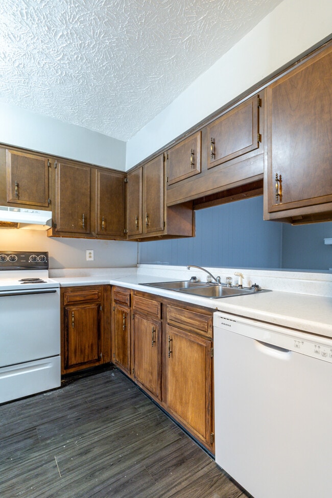 Building Photo - 9157 Cedarpark Ln NW