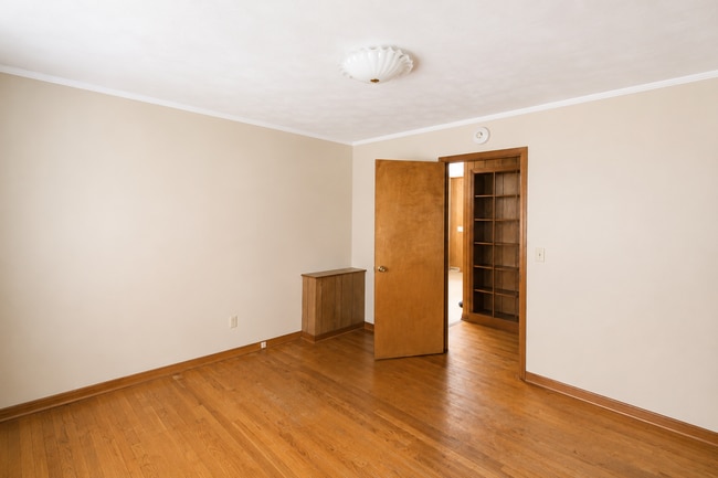 Building Photo - 3-Bedroom Home with Finished Basement, Garage & Huge Yard