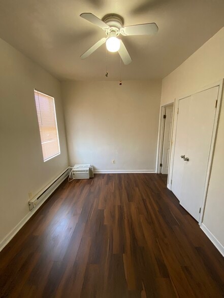 Building Photo - 527 Oldham St