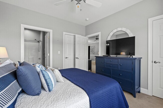 Building Photo - 4140 Hibiscus Dr