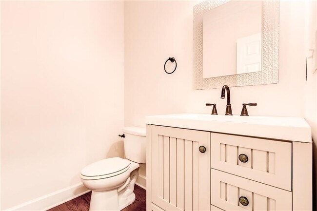 Building Photo - 3304 Ferncliff Ct