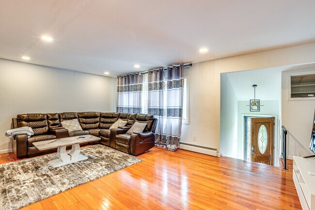 Building Photo - 2851 Debra Way