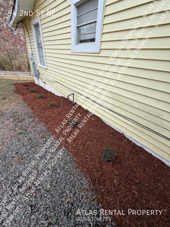 Building Photo - 94 2nd St NE