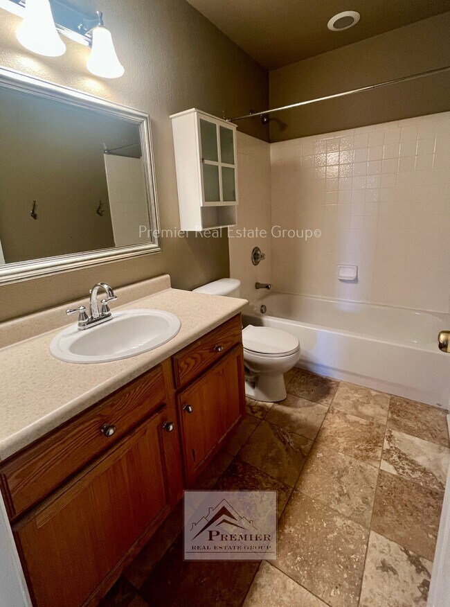 Building Photo - 7215 Edgebrook Dr