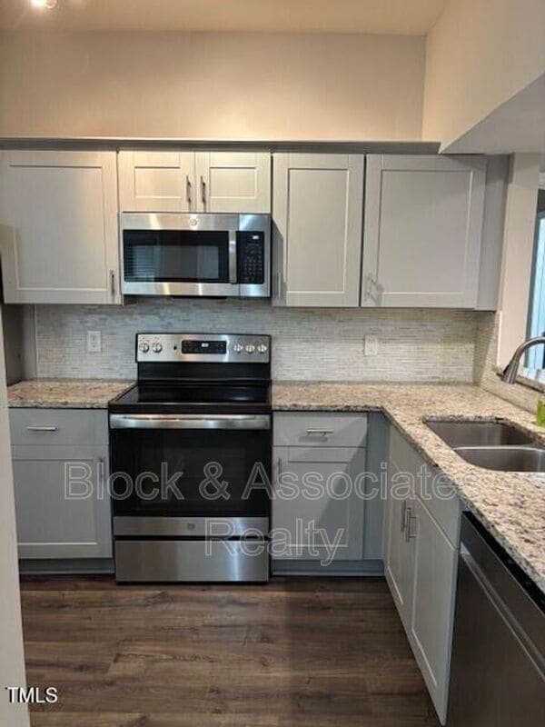 Building Photo - 6000 Winterpointe Ln