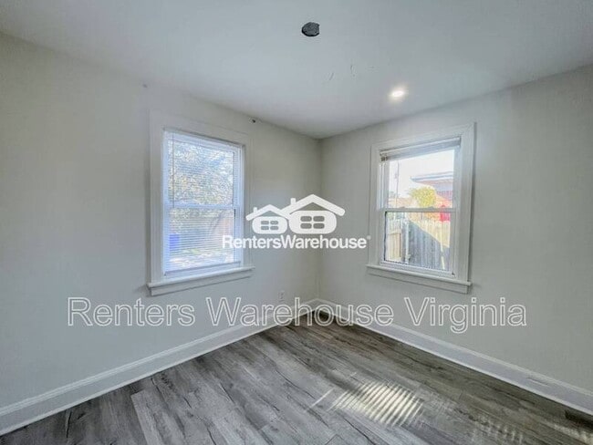 Building Photo - 1375 W Ocean View Ave