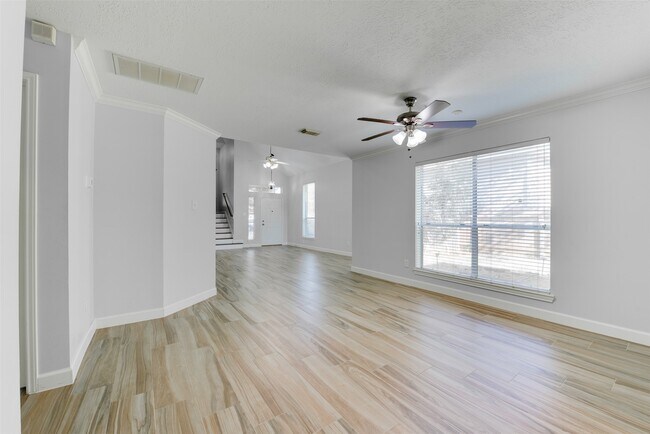 Building Photo - 6930 Haven Creek Dr