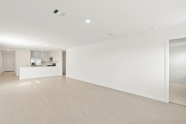 Building Photo - 16854 Great Highlands Dr