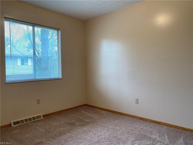 Building Photo - 4203 Cottage Grove Rd