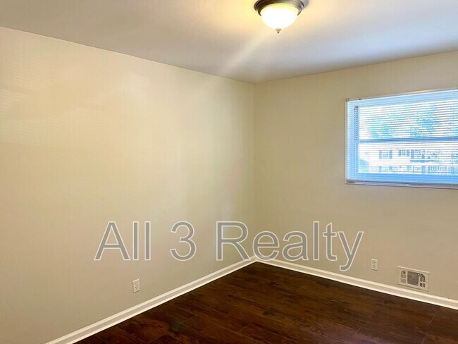 Building Photo - 5435 Winstead Ct SW